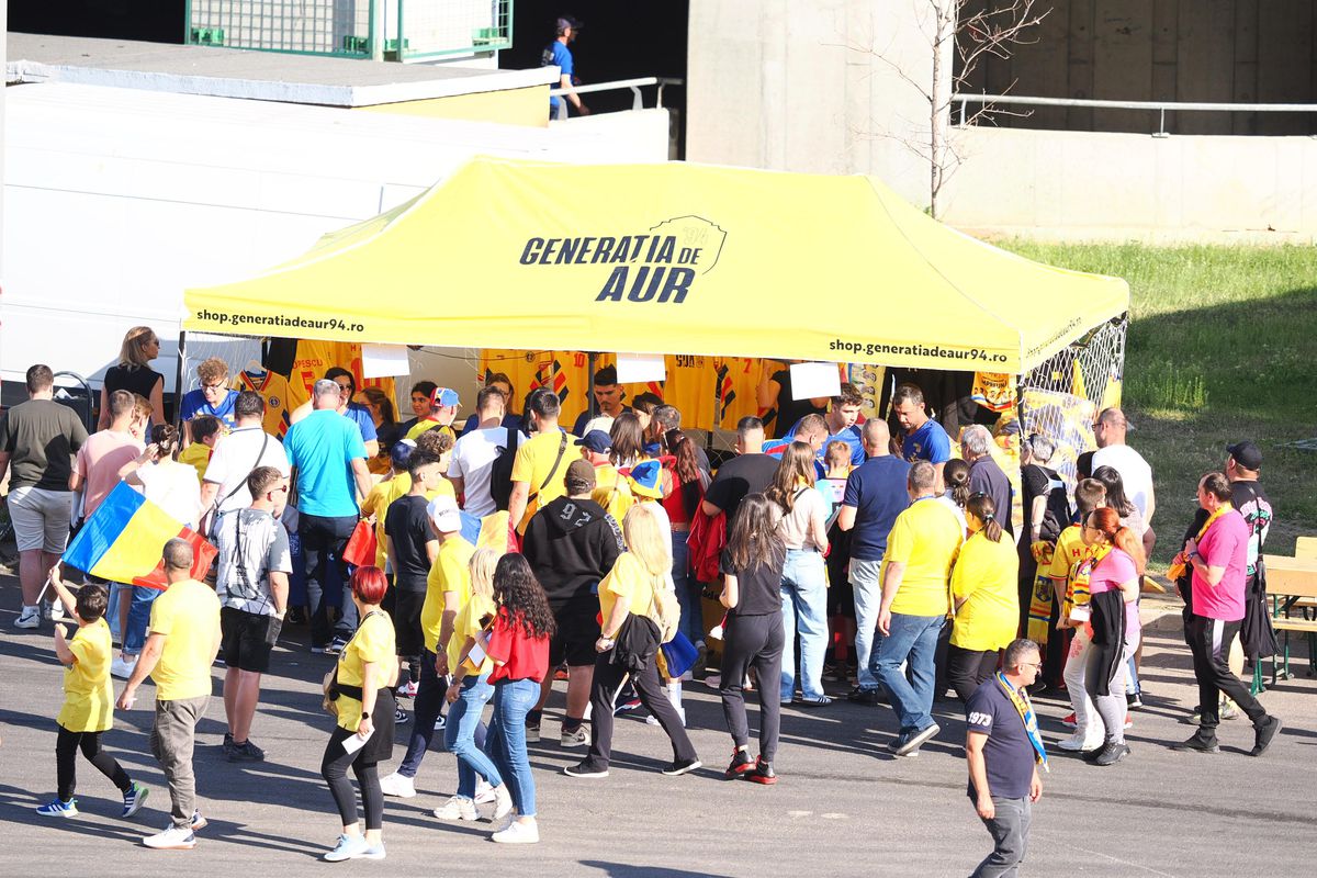 Imagini cu cozile formate dinaintea meciului Generația de Aur – Legendele Lumii