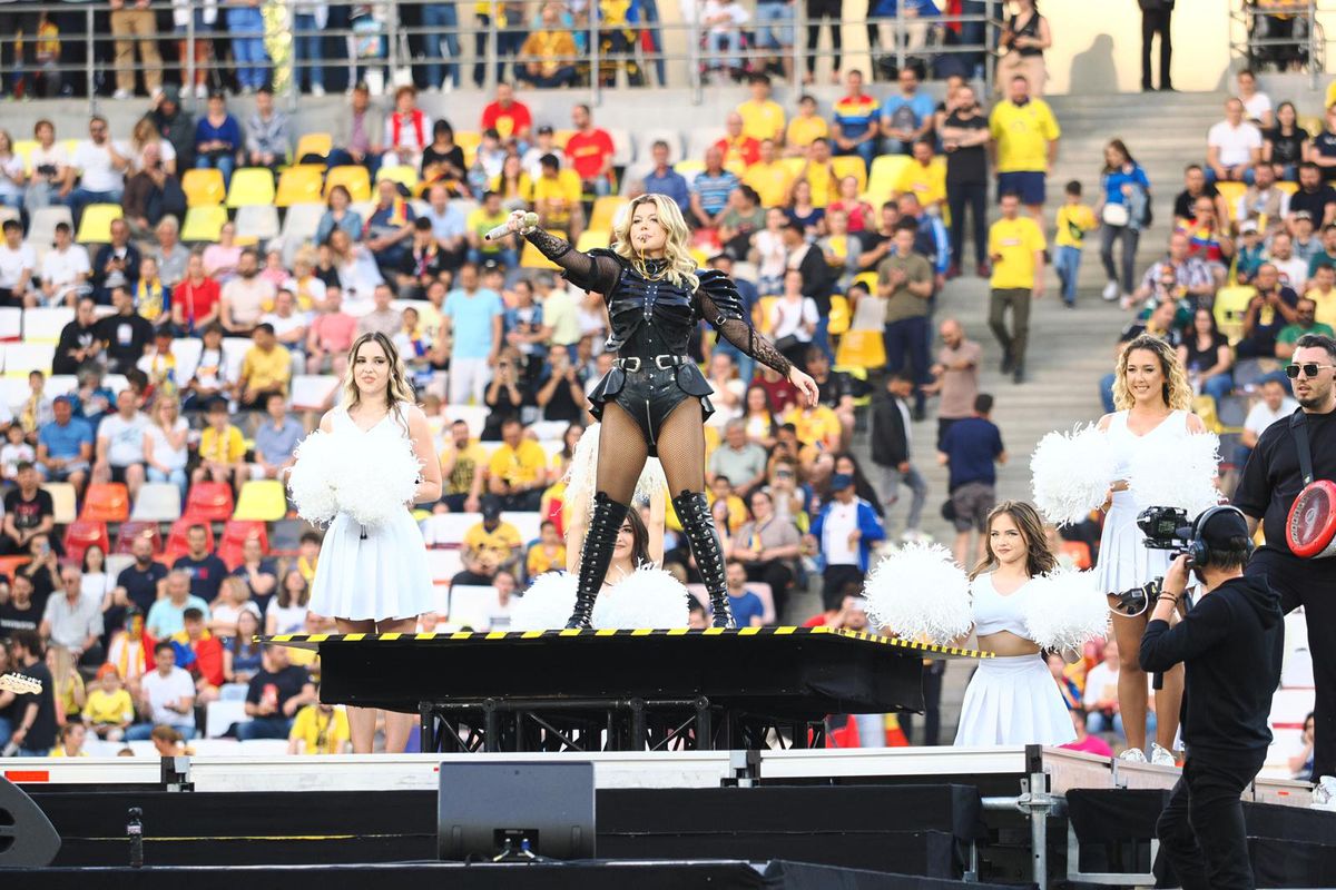 Primire de gală pentru Generația de Aur » Scenografie spectaculoasă afișată pe Arena Națională și spectacol de lumini la pauza meciului