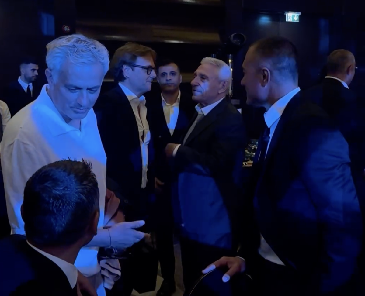 „Ai bani” » Cristi Borcea l-a impresionat pe Mourinho cu suma pe care a cheltuit-o la dineul Generației de Aur