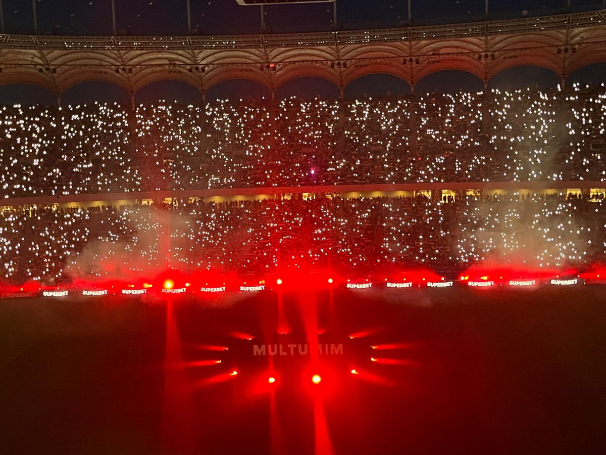 Primire de gală pentru Generația de Aur » Scenografie spectaculoasă afișată pe Arena Națională și spectacol de lumini la pauza meciului