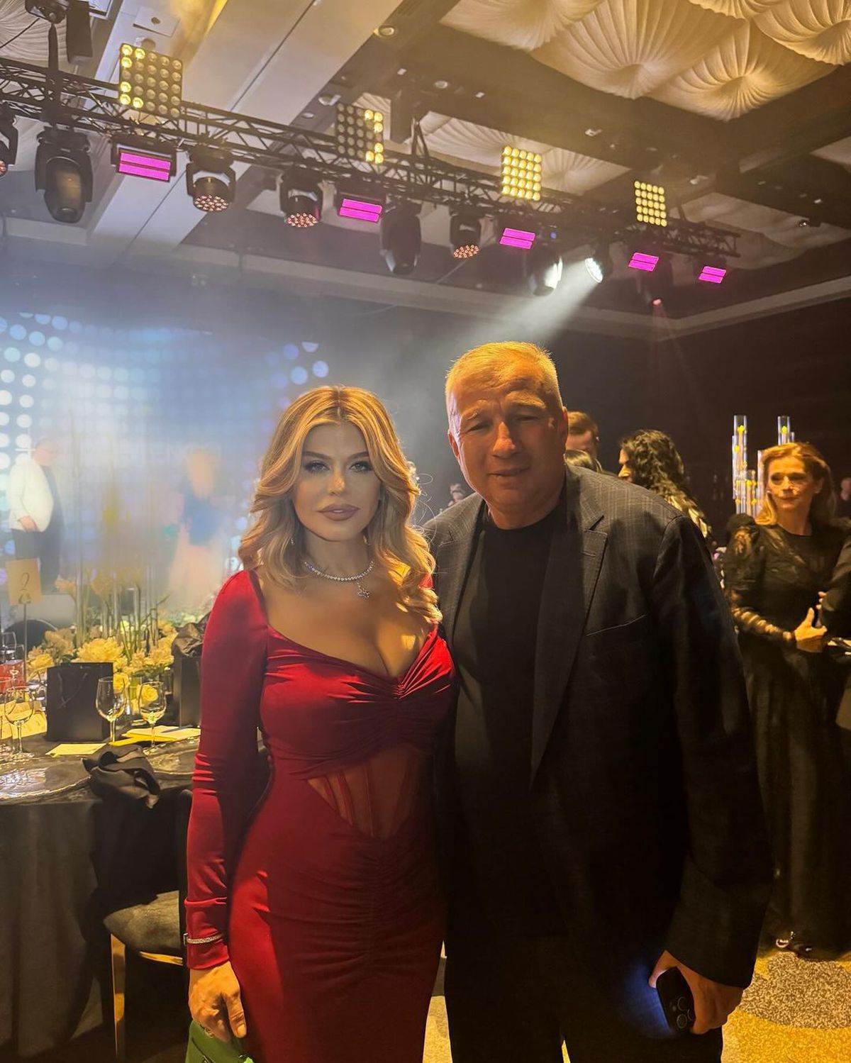 „Ai bani” » Cristi Borcea l-a impresionat pe Mourinho cu suma pe care a cheltuit-o la dineul Generației de Aur