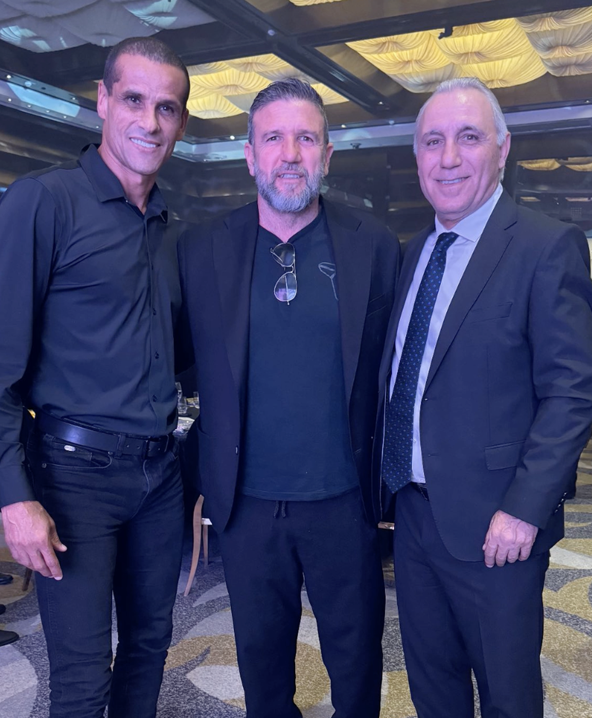 „Ai bani” » Cristi Borcea l-a impresionat pe Mourinho cu suma pe care a cheltuit-o la dineul Generației de Aur