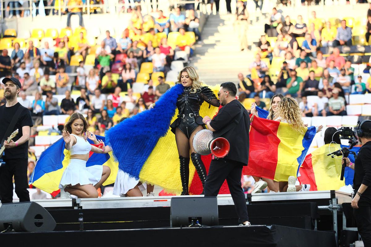 Loredana Groza, show ca la Superbowl pe Arena Națională! A apărut pe motocicletă, iar ținuta ei a atras toate privirile