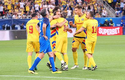 10 lucruri care nu s-au văzut la TV la meciul Generației de Aur » Detaliile surprinse de reporterii GSP