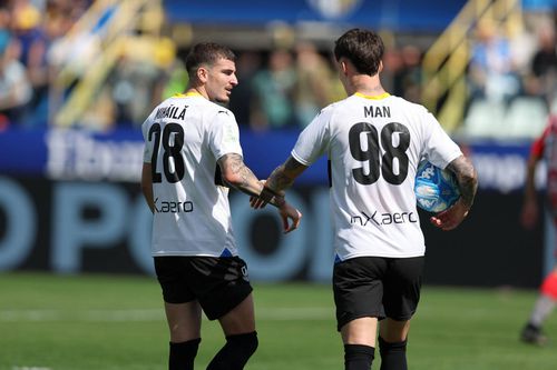 Roel Vaeyens, directorul sportiv de la Parma, este optimist că Dennis Man (25 de ani) și Valentin Mihăilă (24 de ani), vor semna o nouă înțelegere cu clubul care tocmai a obținut promovarea în Serie A.