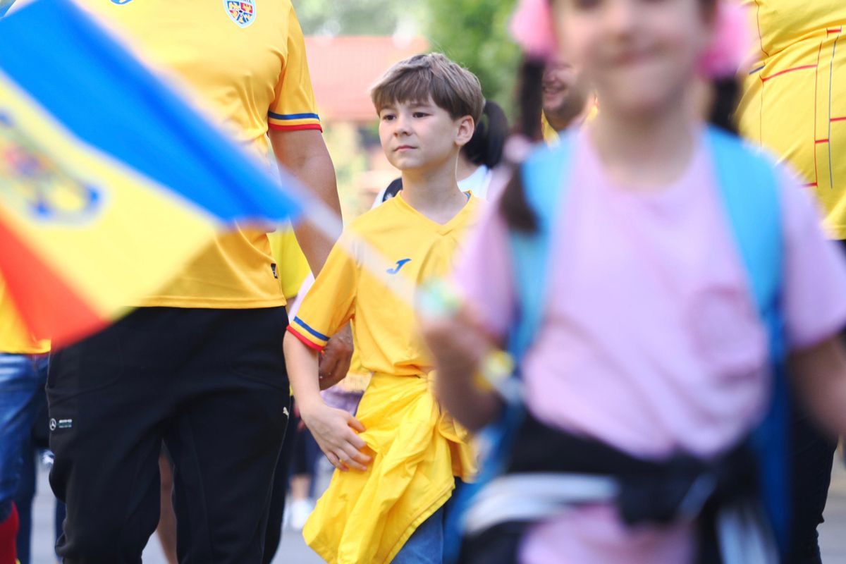 Imagini cu cozile formate dinaintea meciului Generația de Aur – Legendele Lumii