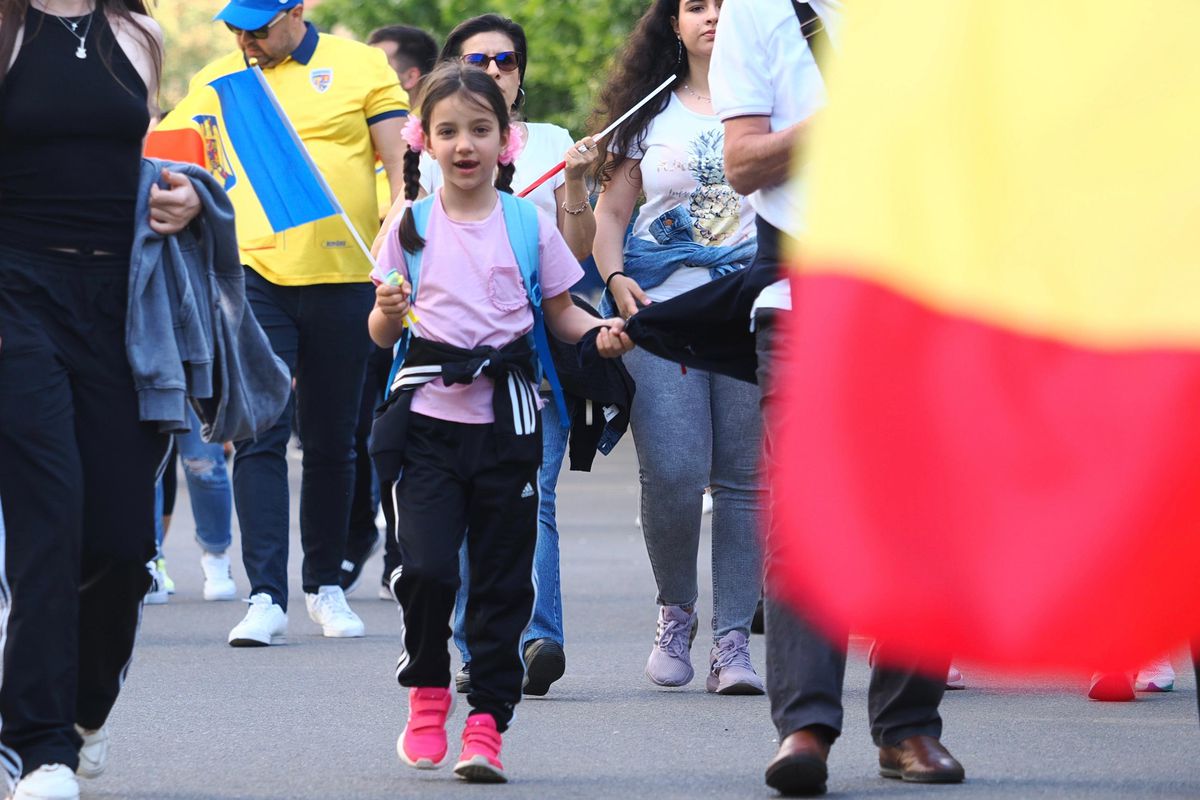 Imagini cu cozile formate dinaintea meciului Generația de Aur – Legendele Lumii