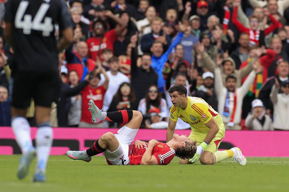 Emiliano Martinez, cartonaș roșu în Manchester United - Aston Villa
