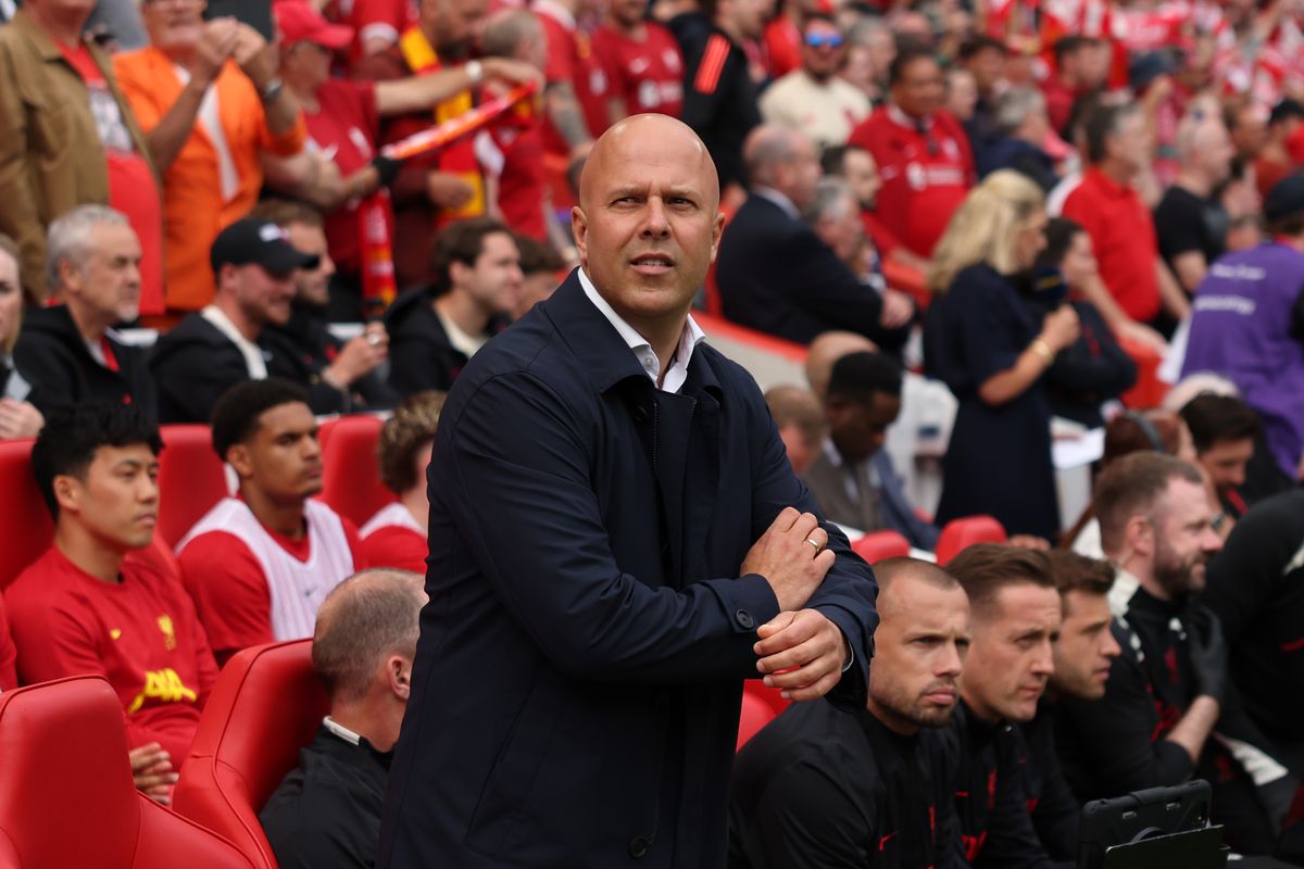 Liverpool a primit trofeul de campioană în Premier League, sub ochii lui Klopp + Gestul neașteptat aplaudat de întreg stadionul