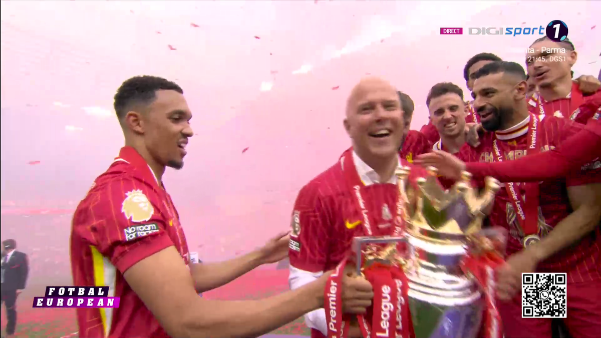 Liverpool a primit trofeul de campioană în Premier League, sub ochii lui Klopp + Gestul neașteptat aplaudat de întreg stadionul