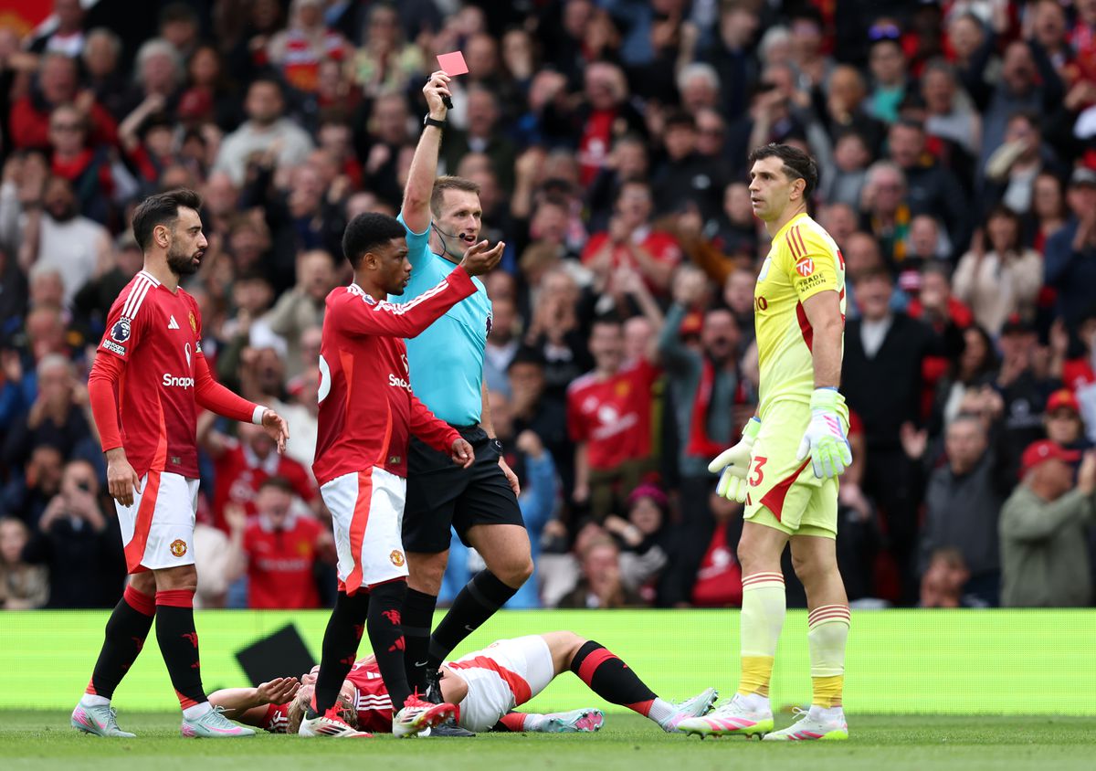 Gest inconștient! Excentricul Emiliano Martinez a văzut cartonașul ROȘU în meciul sezonului pentru Aston Villa: „Ridicol!”