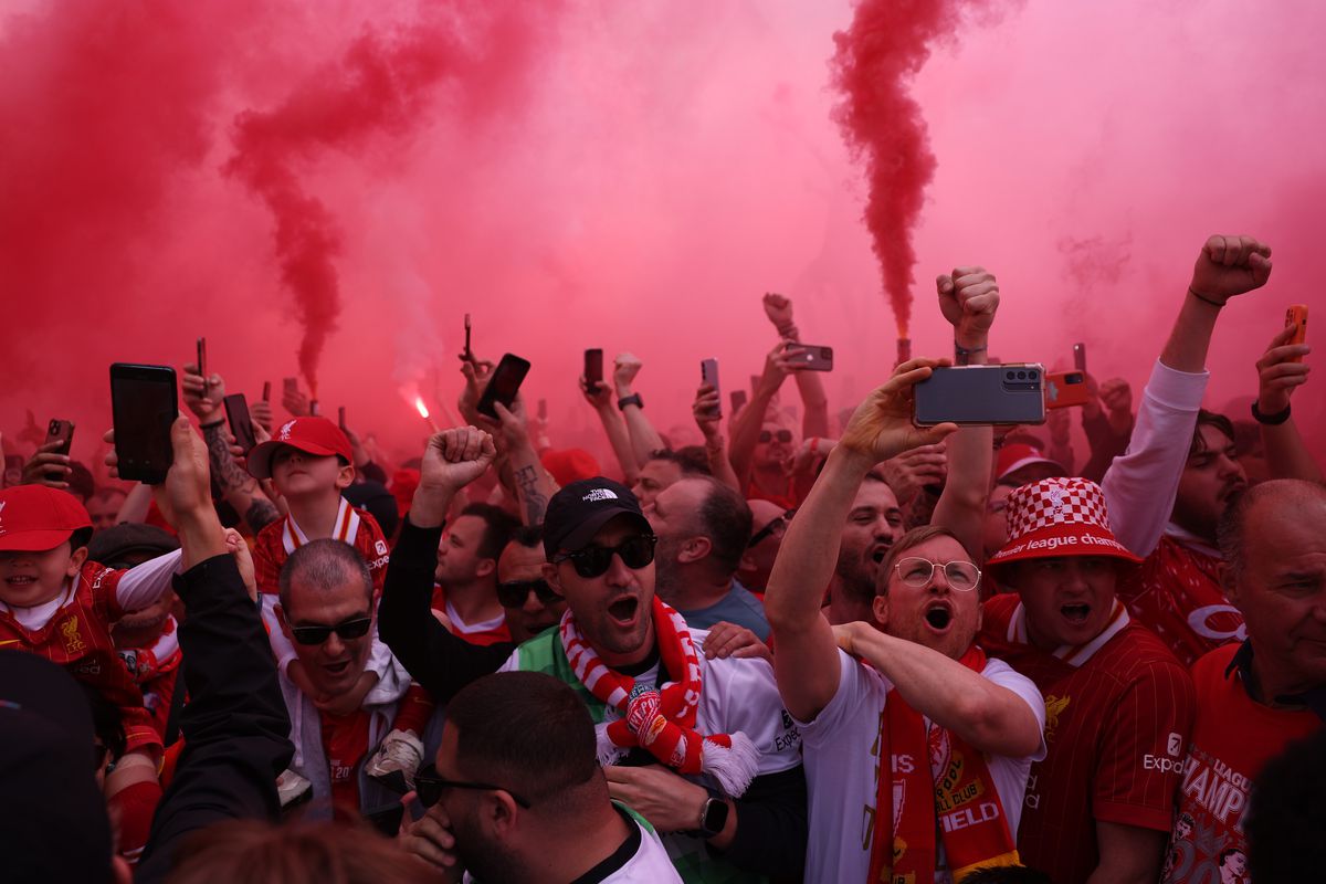 Liverpool a primit trofeul de campioană în Premier League, sub ochii lui Klopp + Gestul neașteptat aplaudat de întreg stadionul