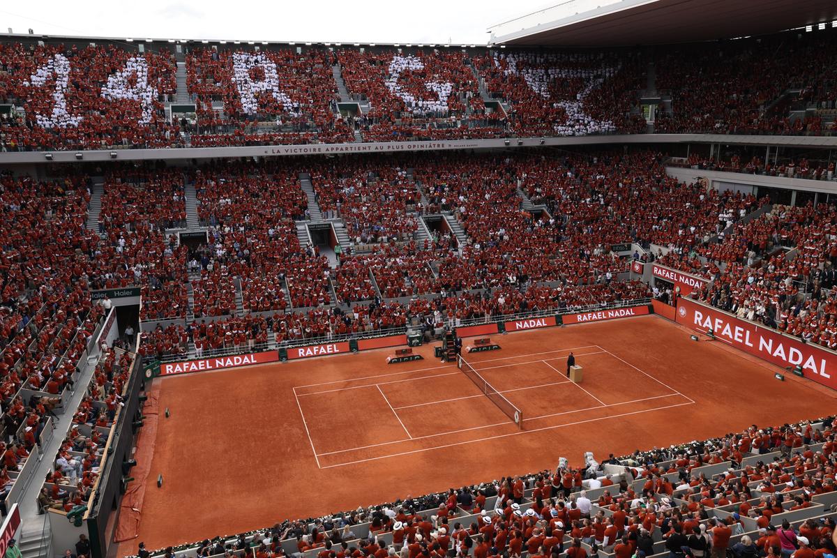 Rafael Nadal, omagiat la Roland Garros printr-o ceremonie emoționantă