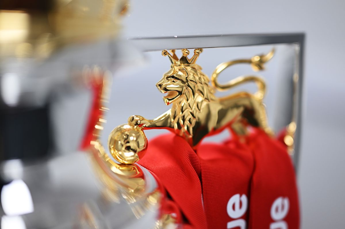 Liverpool a primit trofeul de campioană în Premier League, sub ochii lui Klopp + Gestul neașteptat aplaudat de întreg stadionul