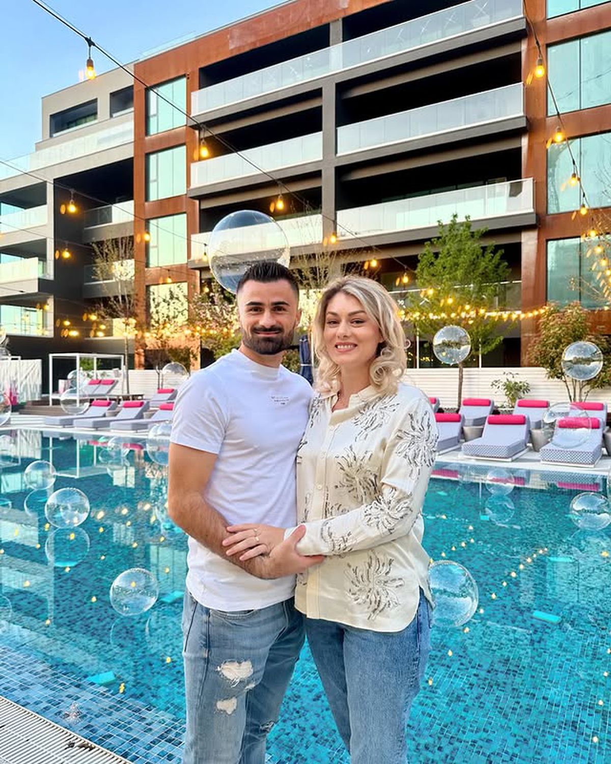 „Ce să căutăm în Dubai, când nu am văzut Iașiul?” » E măritată cu fotbalistul din Superliga care câștigă sute de mii de euro pe an, dar surprinde