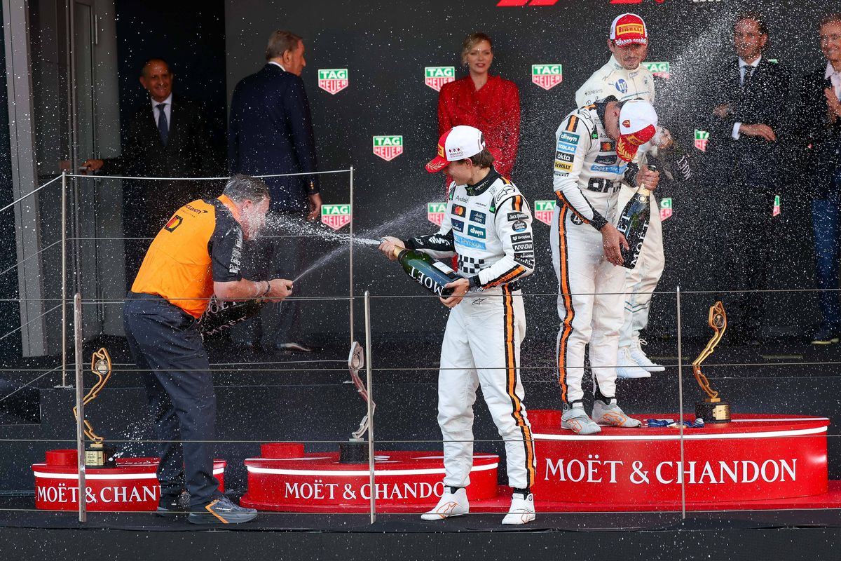 Max Verstappen, EXPLOZIV după Marele Premiu de Formula 1 din Monaco: „Parcă jucam Mario Kart. Să aruncăm cu banane!”