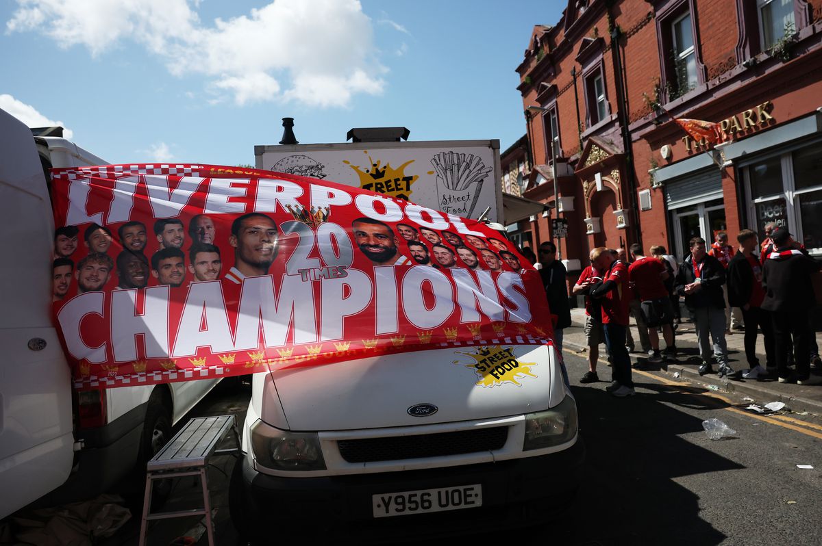 Liverpool a primit trofeul de campioană în Premier League