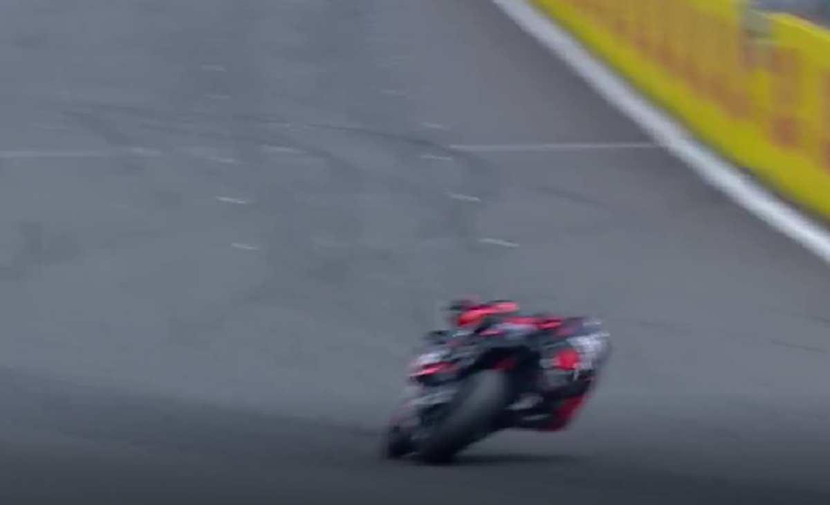 Victorie istorică la Silverstone » Dramatismul a fost la cote maxime în Marele Premiu de MotoGP al Marii Britanii