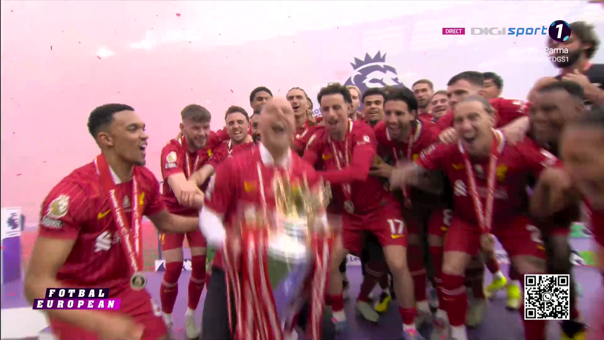 Liverpool a primit trofeul de campioană în Premier League, sub ochii lui Klopp + Gestul neașteptat aplaudat de întreg stadionul