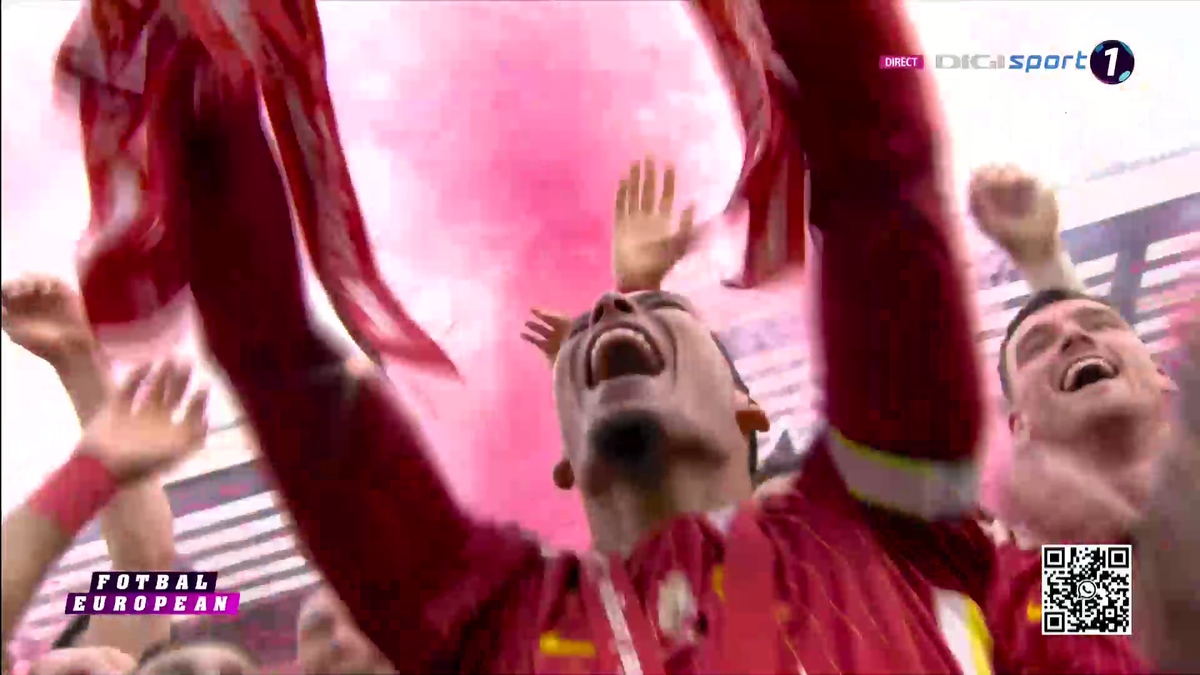 Liverpool a primit trofeul de campioană în Premier League, sub ochii lui Klopp + Gestul neașteptat aplaudat de întreg stadionul