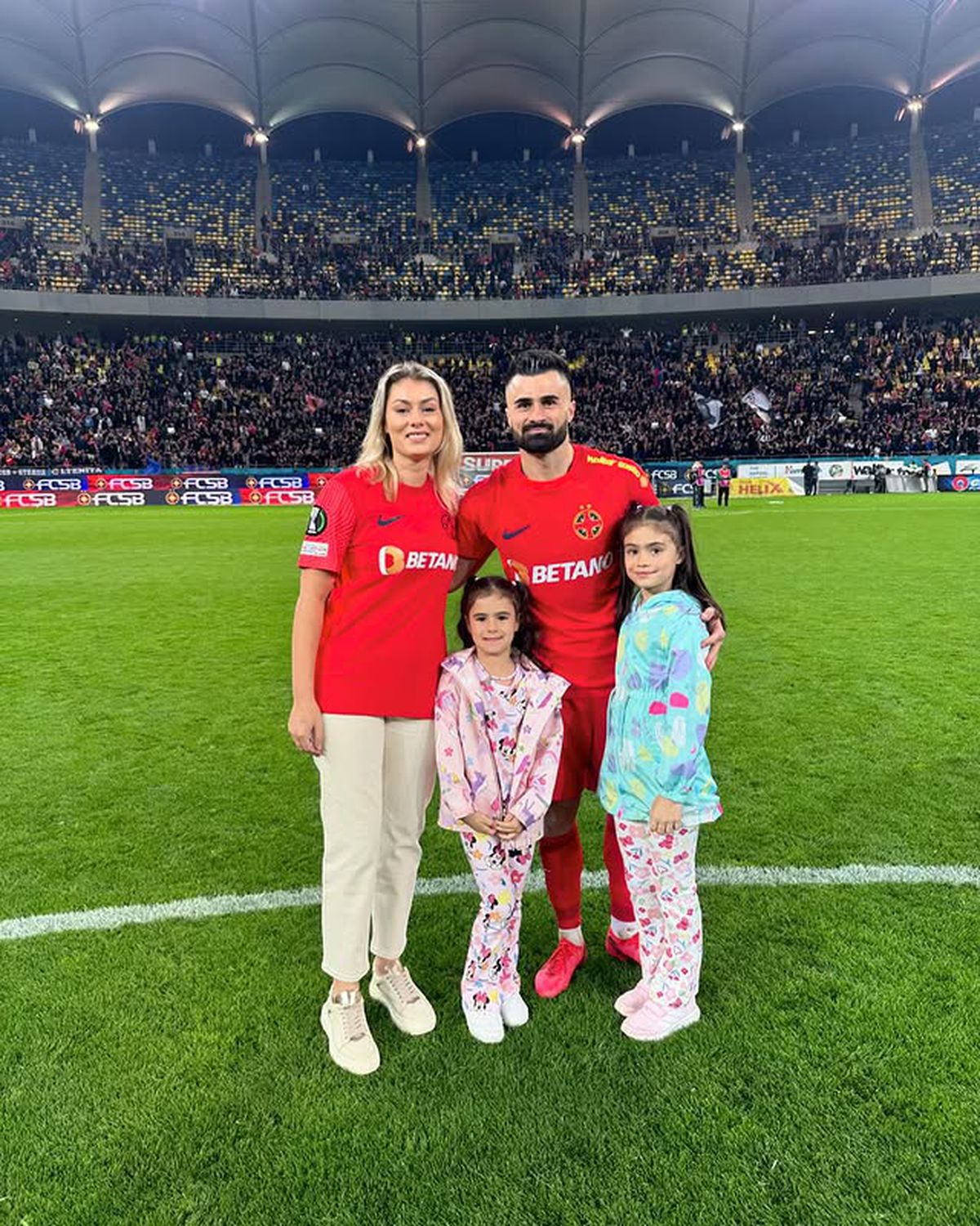 „Ce să căutăm în Dubai, când nu am văzut Iașiul?” » E măritată cu fotbalistul din Superliga care câștigă sute de mii de euro pe an, dar surprinde