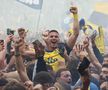 Imagini antologice: au cucerit titlul după 90 de ani, iar suporterii au invadat terenul