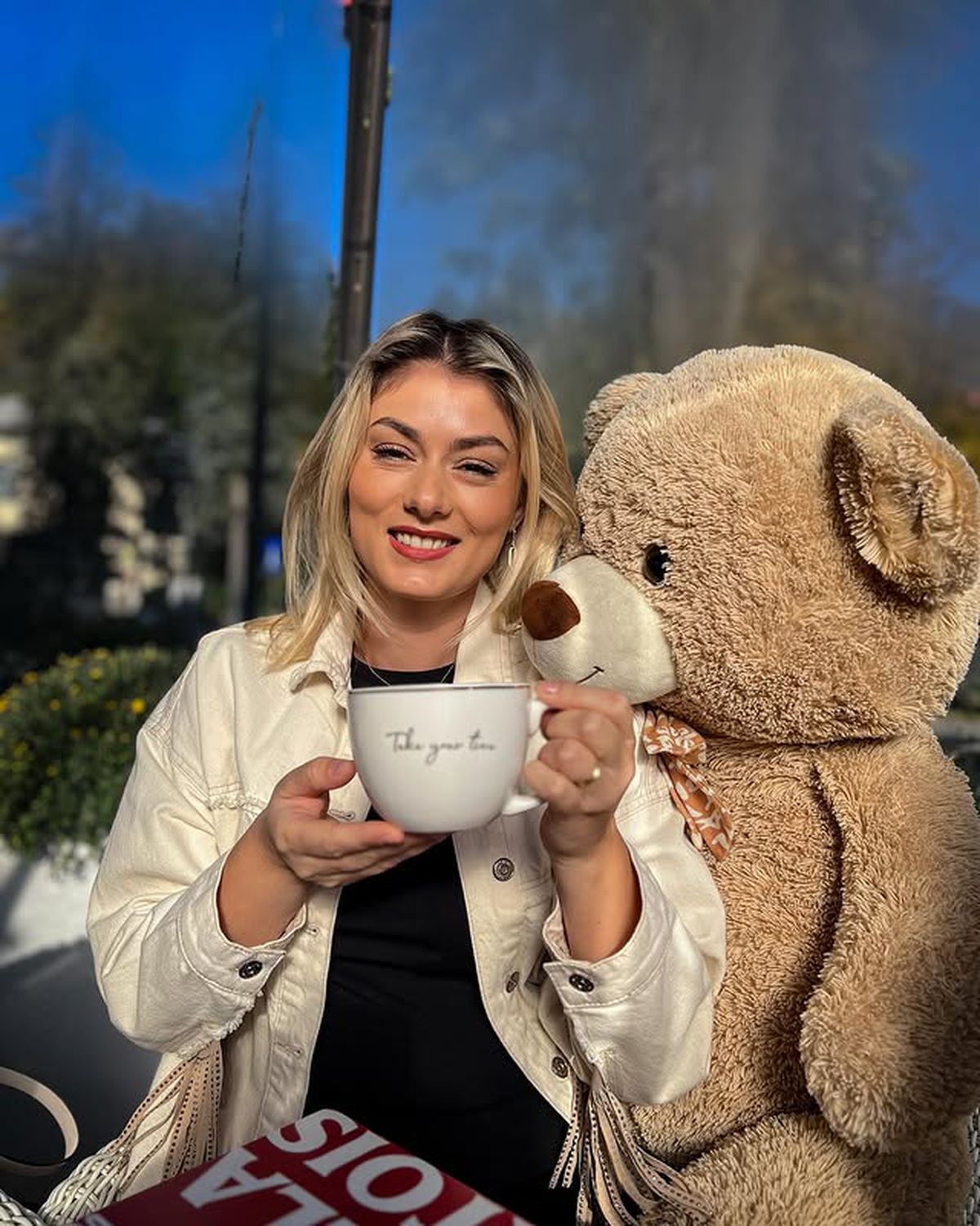 „Ce să căutăm în Dubai, când nu am văzut Iașiul?” » E măritată cu fotbalistul din Superliga care câștigă sute de mii de euro pe an, dar surprinde