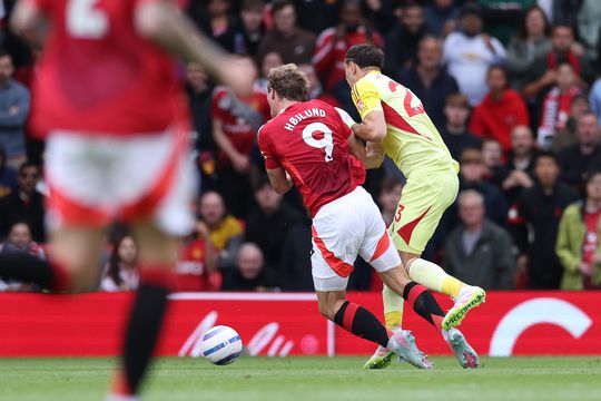 Emiliano Martinez, cartonaș roșu în Manchester United - Aston Villa, foto: Getty Images