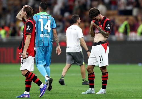 Luka Modric și Christian Pulisic, cu capetele plecare după un sezon ratat cu AC Milan / Foto: GettyImages