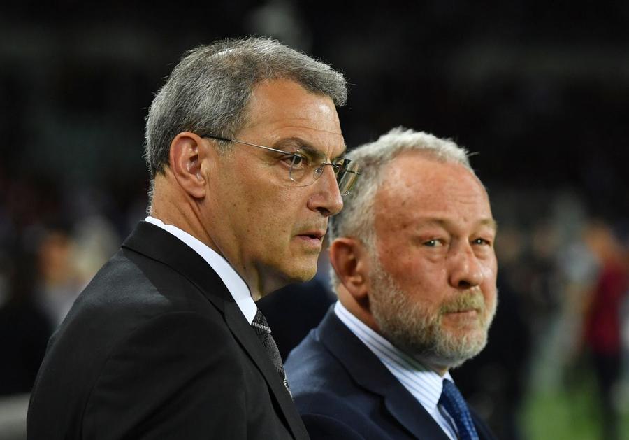 Managerul general Damien Comolli și președintele Gianluca Ferrero vor avea o ședință furtunoasă cu patronatul lui Juventus / Foto: GettyImages Un fan e în stare gravă după derby-ul amânat cu o oră » Out din Liga Campionilor, dar Luciano Spalletti rămâne!