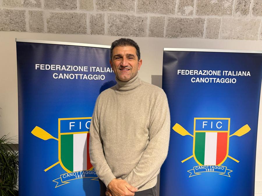 După ruperea legăturilor cu federația de canotaj din România, Antonio Colamonici a preluat conducerea lotului Italiei Antonio Colamonici, antrenorul de aur al României la Jocurile Olimpice, devastator: „M-au tratat ca pe un nimic!” + Scandalul primelor și un proces de sute de mii de euro: „Președinte penibil”