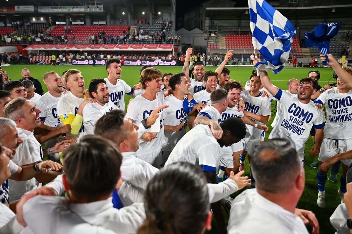 „Como si dice Champions?” » Bucurie în stradă după prima calificare în Liga Campionilor + Discursul lui Fabregas: „Dați o petrecere mare, meritați totul!”
