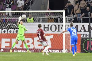 Rapid - Universitatea Craiova » Fanii giuleștenilor sunt FURIOȘI: „Sunteți o rușine!”
