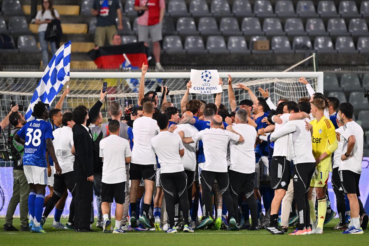 „Como si dice Champions?” » Bucurie în stradă după prima calificare în Liga Campionilor + Discursul lui Fabregas: „Dați o petrecere mare, meritați totul!”