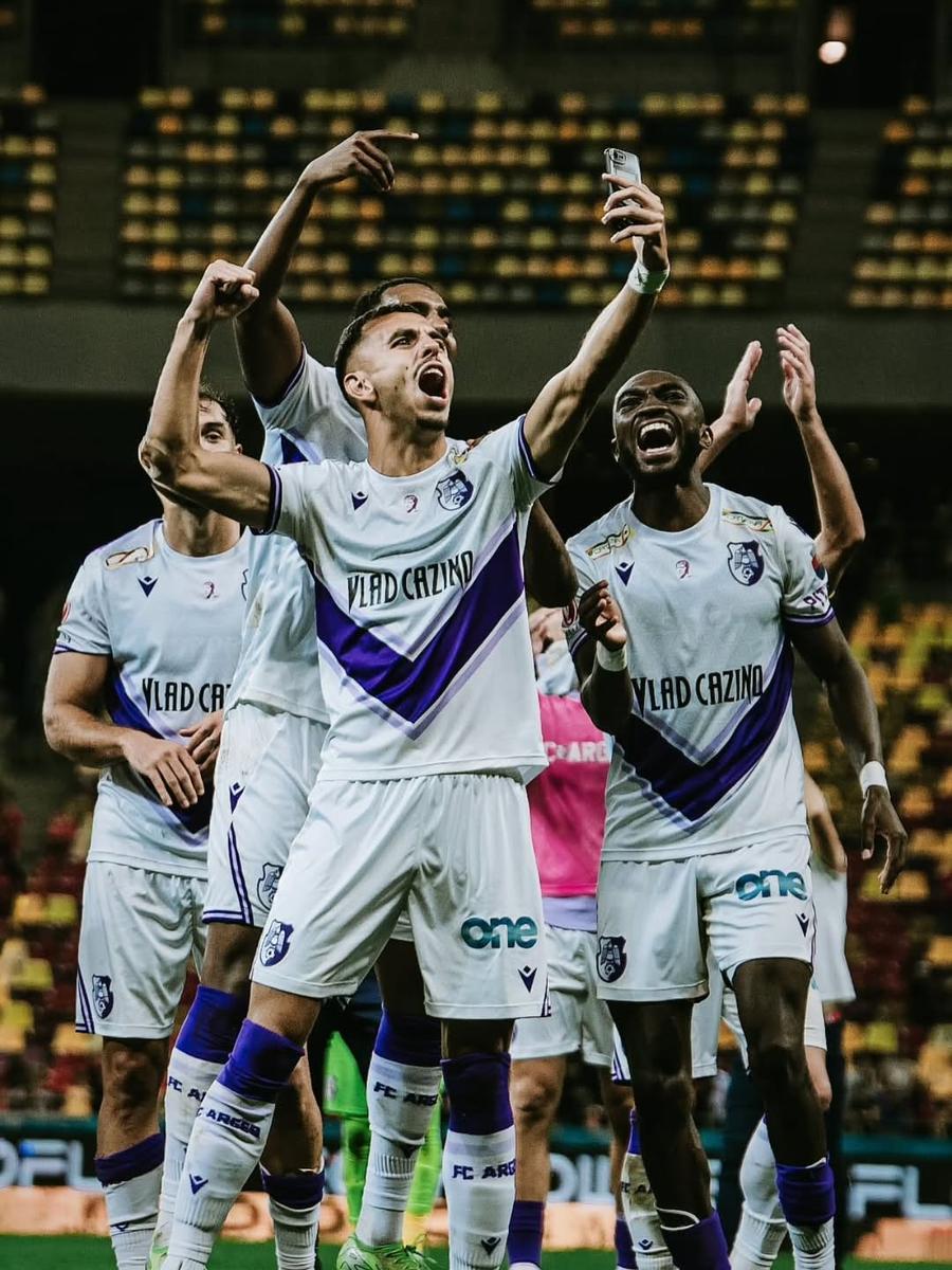 Leard Sadriu a prins bine la FC Argeș, și el, și echipa au avut un sezon remarcabil Ploaie de oferte! Cine îl vrea pe Leard Sadriu, unul dintre cei mai buni stoperi ai Superligii