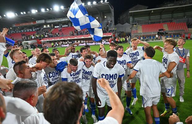 „Como si dice Champions?” » Bucurie în stradă după prima calificare în Liga Campionilor + Discursul lui Fabregas: „Dați o petrecere mare, meritați totul!”