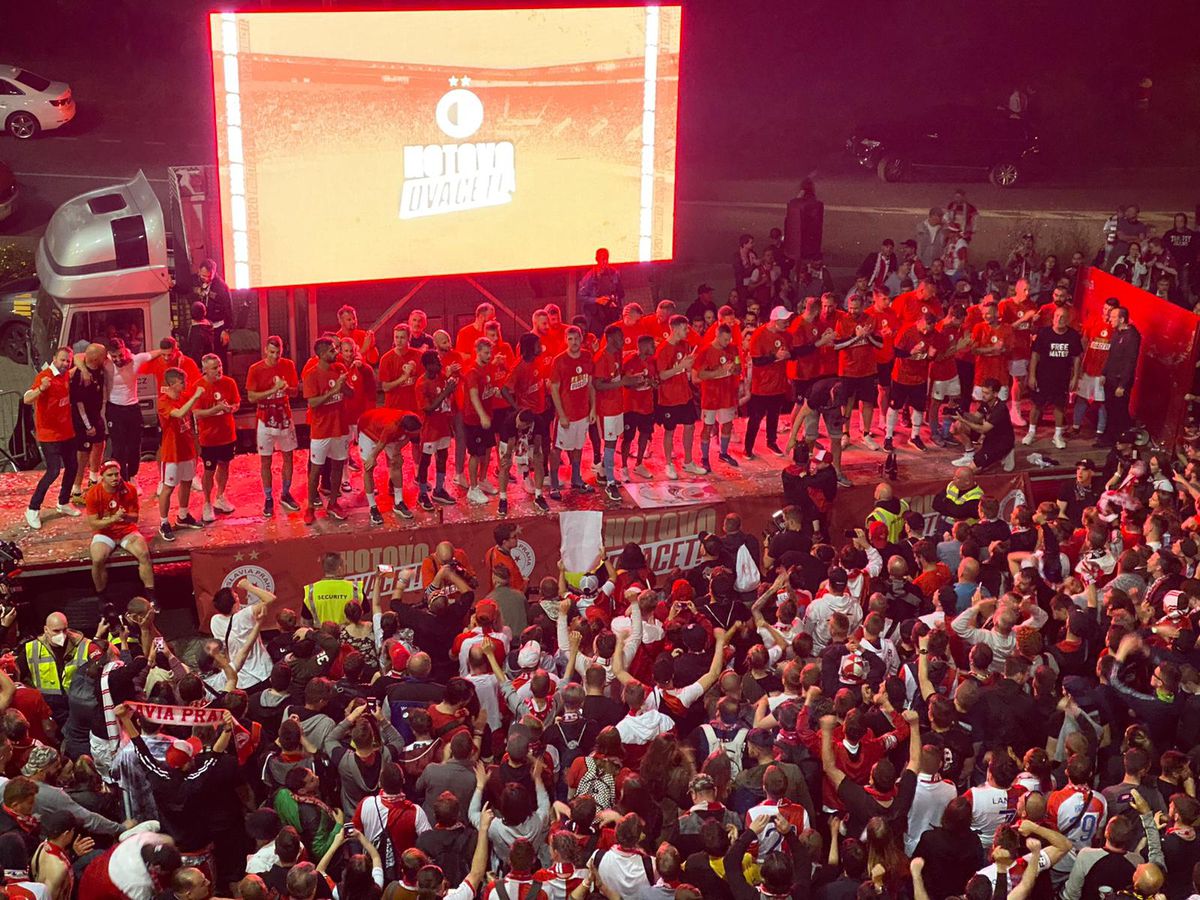 Declarația care îl va enerva pe Reghecampf. Nicolae Stanciu susține că titlul cucerit cu Slavia e mai frumos decât cele cu FCSB: „Vestiarul și relația cu antrenorul contează”