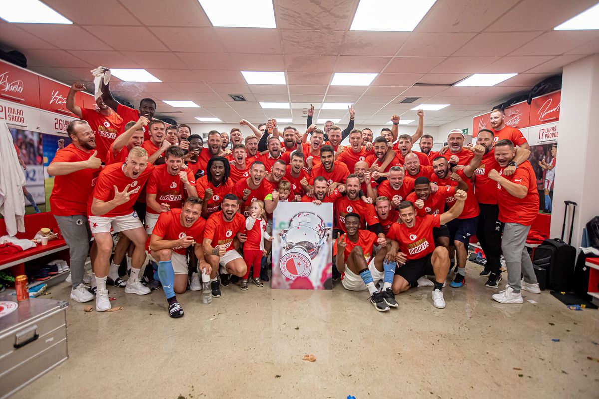 Declarația care îl va enerva pe Reghecampf. Nicolae Stanciu susține că titlul cucerit cu Slavia e mai frumos decât cele cu FCSB: „Vestiarul și relația cu antrenorul contează”