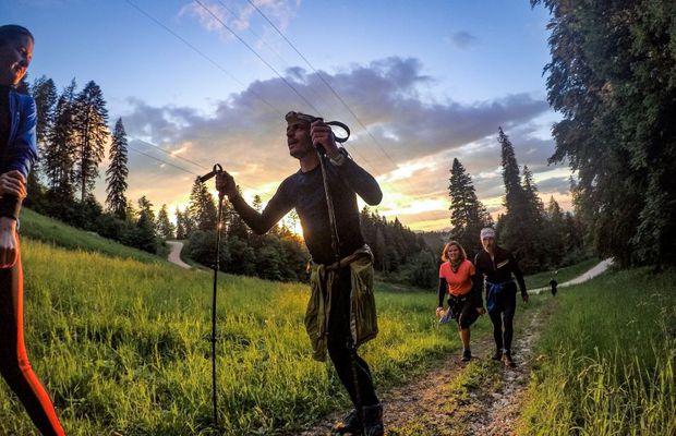 Everesting de România » Doi frați au străbătut în urcare timp de 23 de ore distanța egală cu înălțimea de 8.848 de metri