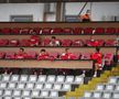 DINAMO - FCSB 0-3. VIDEO + FOTO Tineri fotbaliști și cățeluși din pluș: dinamoviștii, umiliți acasă în manșa tur a Cupei României