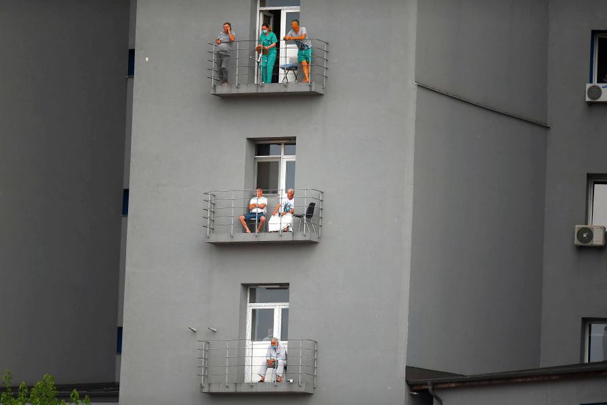 DINAMO - FCSB. FOTO Fanii au reușit să dribleze regulamentul și au urmărit „pe viu” turul semifinalei de Cupa României