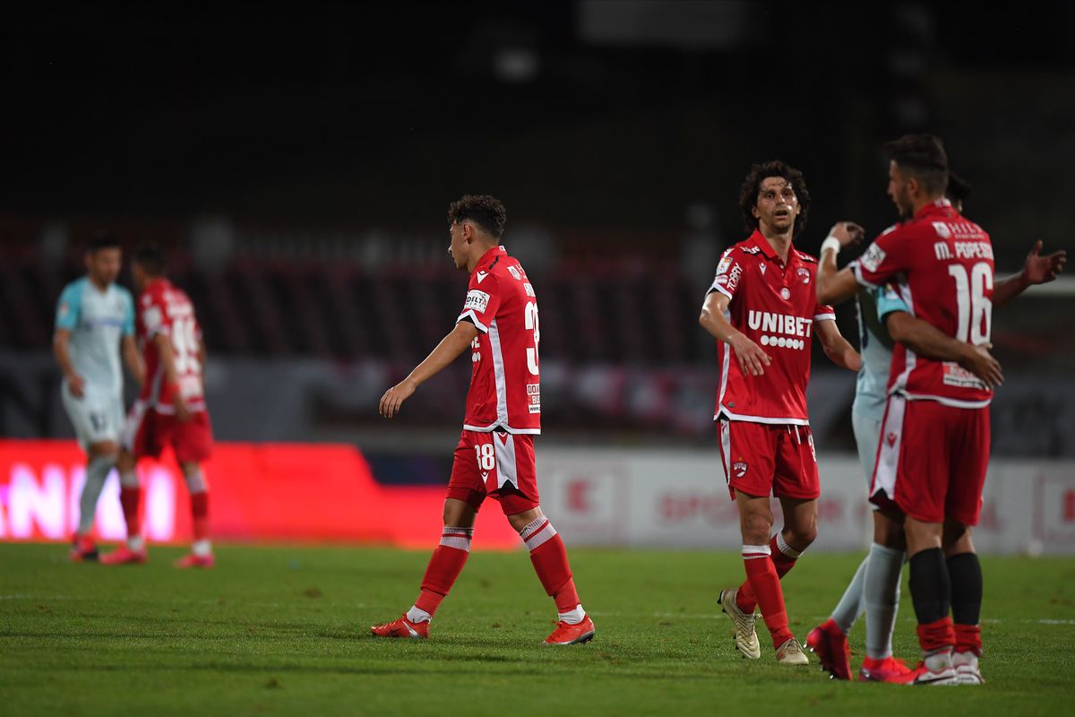 Unii plâng, alții spun perle » Un fotbalist al lui Dinamo, debusolat la interviuri: „O echipă întotdeauna pierde sau face cel mult egal”