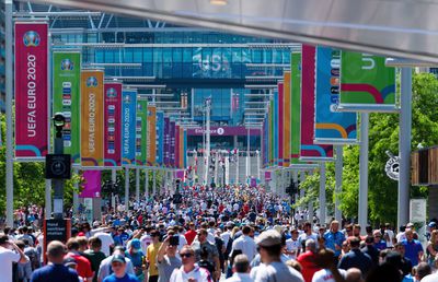 S-au întors bișnițarii! Prețuri exorbitante la Franța - Elveția, ultimul meci găzduit de București: cât a ajuns să coste un bilet la peluză