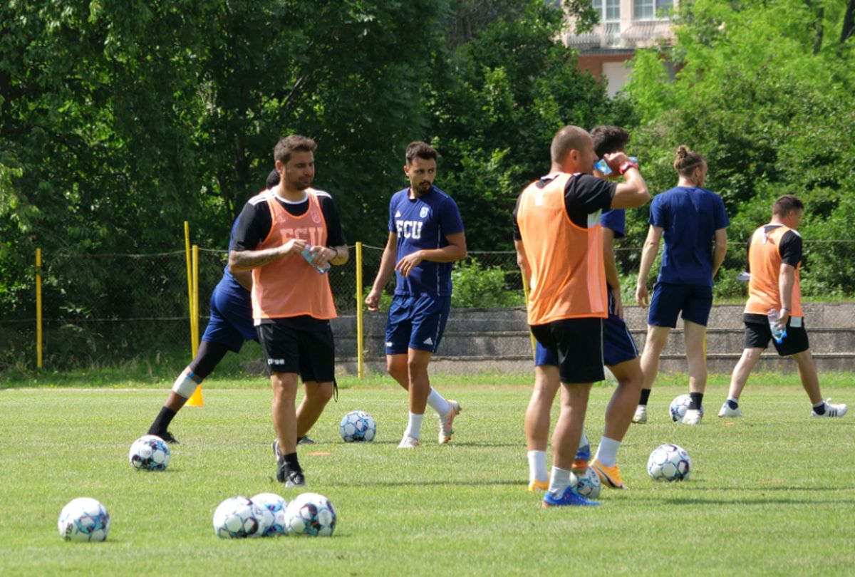 Nici FC U Craiova n-a scăpat de caniculă » Antrenament defensiv la 30 de grade, înaintea primului amical al lui Mutu