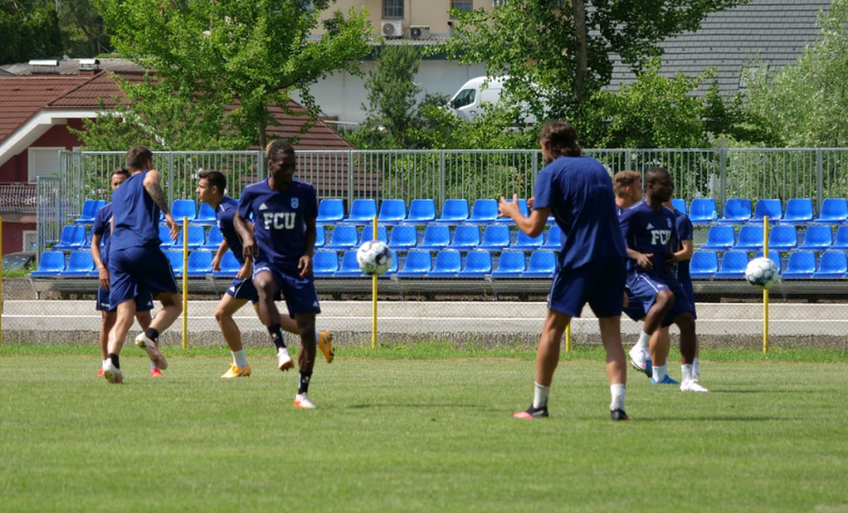 Nici FC U Craiova n-a scăpat de caniculă » Antrenament defensiv la 30 de grade, înaintea primului amical al lui Mutu