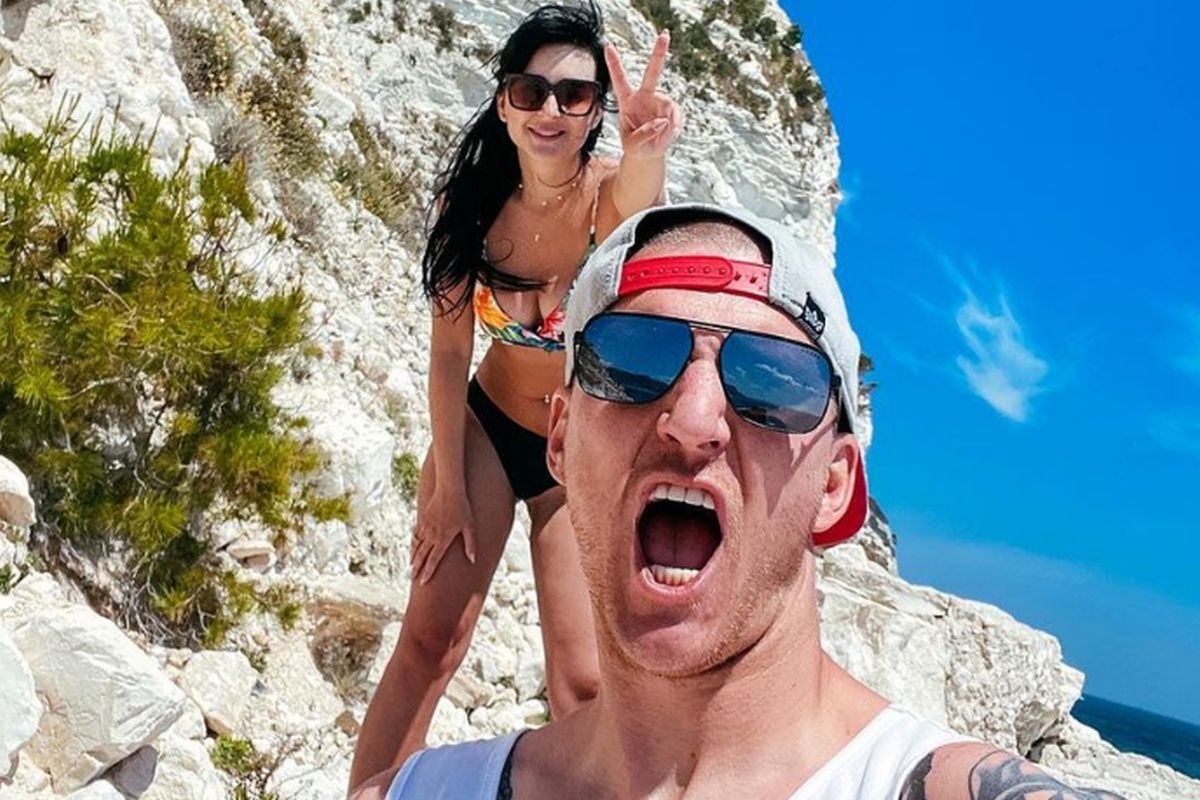 Ondrasek a negociat cu Becali de pe plajă! Cum arată soția noului atacant de la FCSB și de ce nu poate veni în România