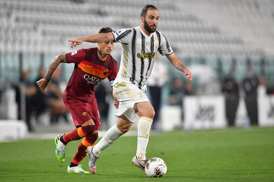 Gonzalo Higuain în tricoul lui Juventus / Foto: Getty Images Higuain, mărturisire haioasă: „Îmi ascundeam mereu burta în poze, dar știam că voi marca apoi 30 de goluri”