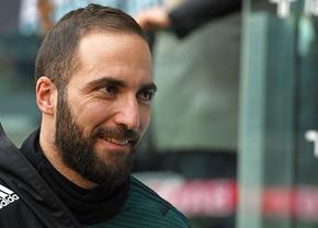 Higuain, mărturisire haioasă: „Îmi sugeam mereu burta în poze, dar știam că voi marca apoi 30 de goluri”