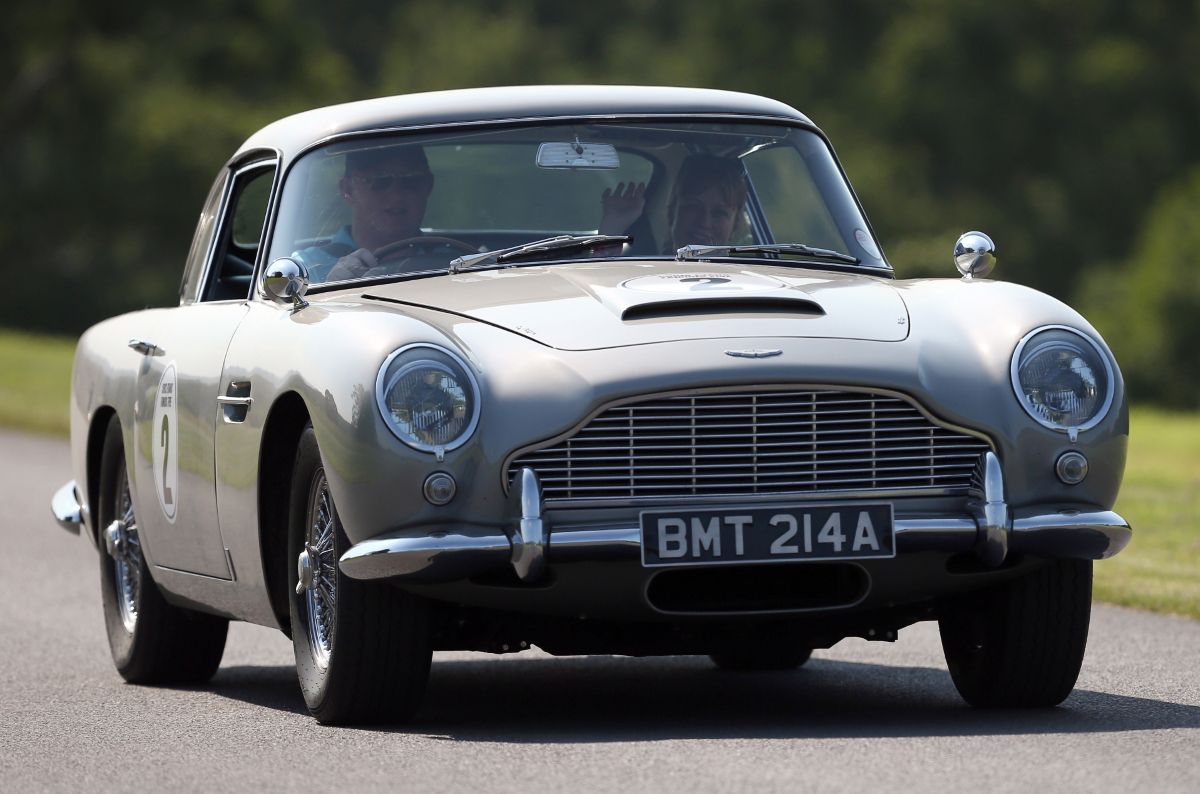 Ion Țiriac vânează bolidul lui James Bond: „Prețurile sunt exorbitante”