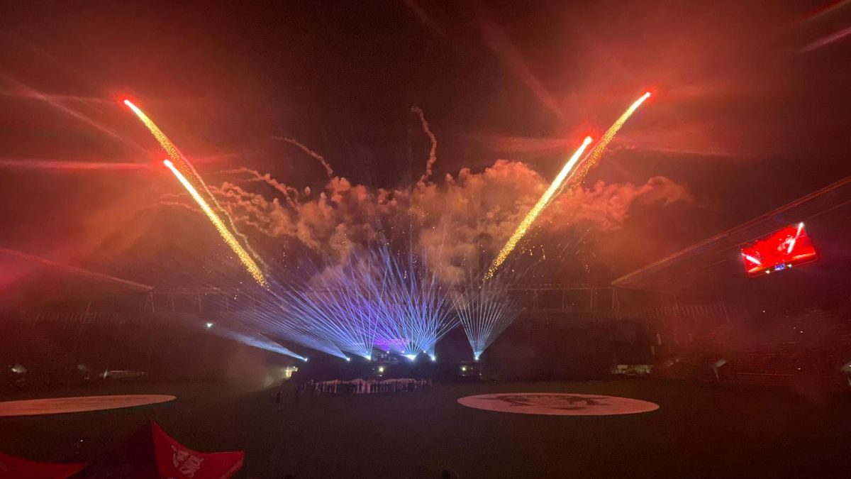 Spectacol de artificii la aniversarea Rapidului